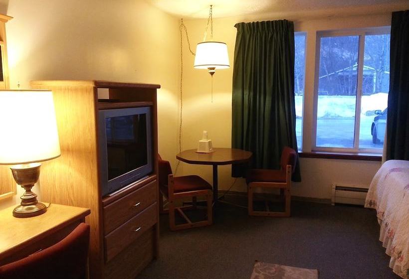 Eagles Nest Motel