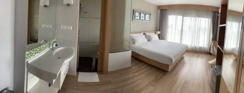 هتل Coco Beach Resort Bangsaen
