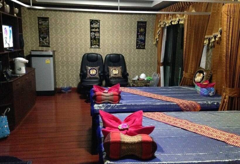 هتل Two Tiger Resort & Spa