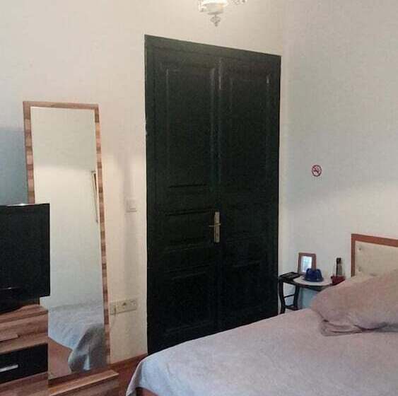 Orhan Kutbay'in Evi Turyolu Cafe Pansiyon