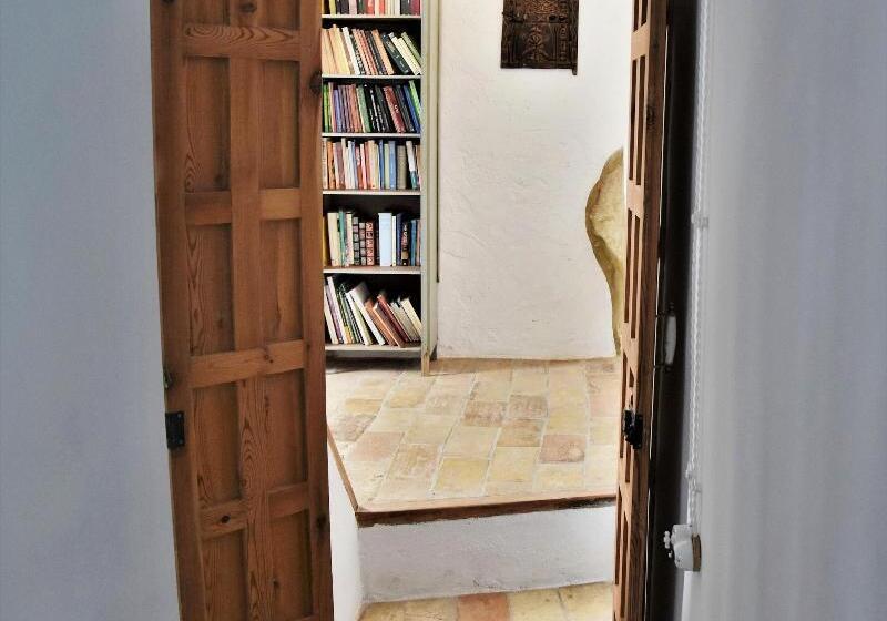 تختخواب و صبحانه Casa Almara