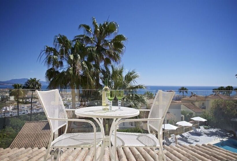 Bed and Breakfast Three Palms   Adults Only