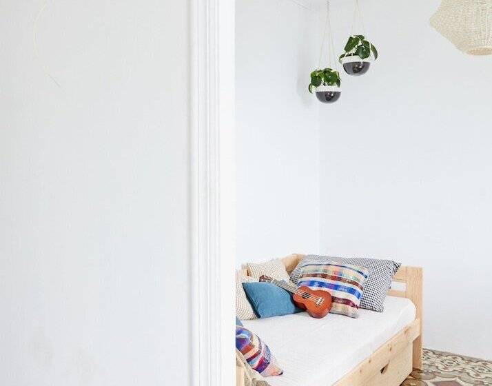 Caión Surf House   Hostel