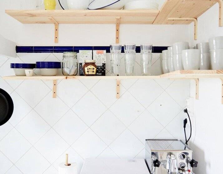 Caión Surf House   Hostel