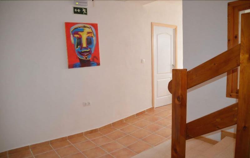 El Almendro Y La Montana