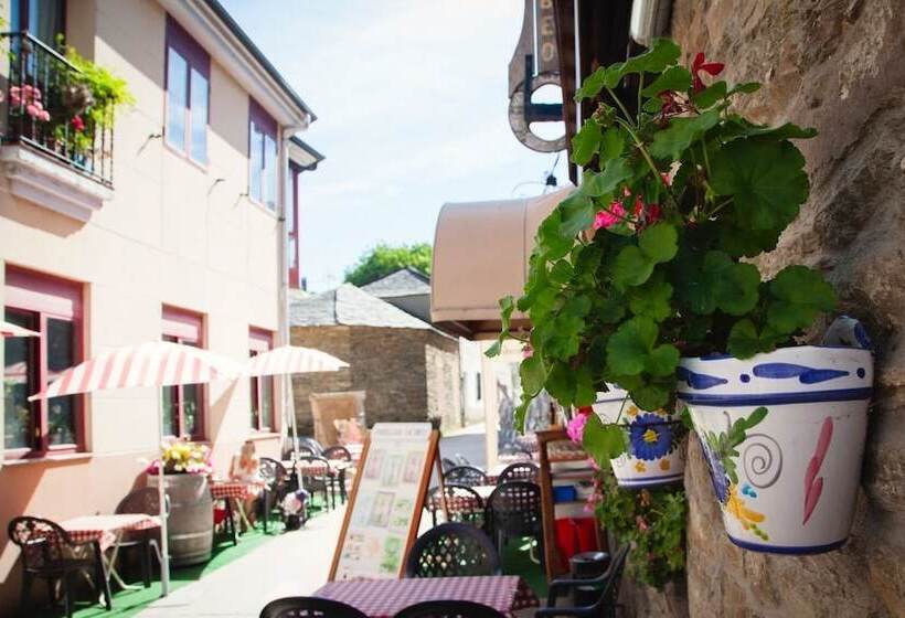 فندق فئة نجمة واحدة Complexo Xacobeo