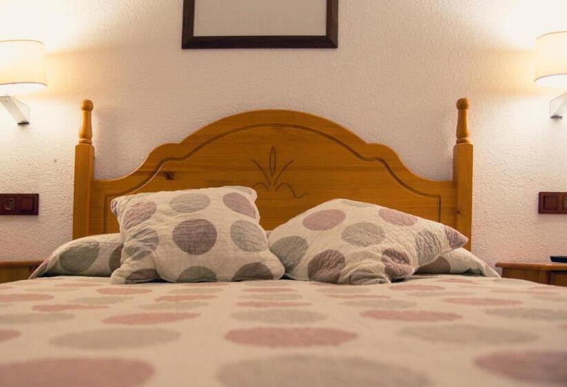 Hostal La Toba