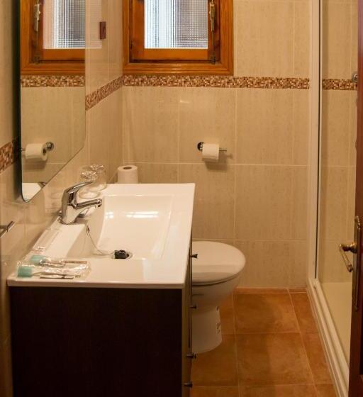 Hostal La Toba