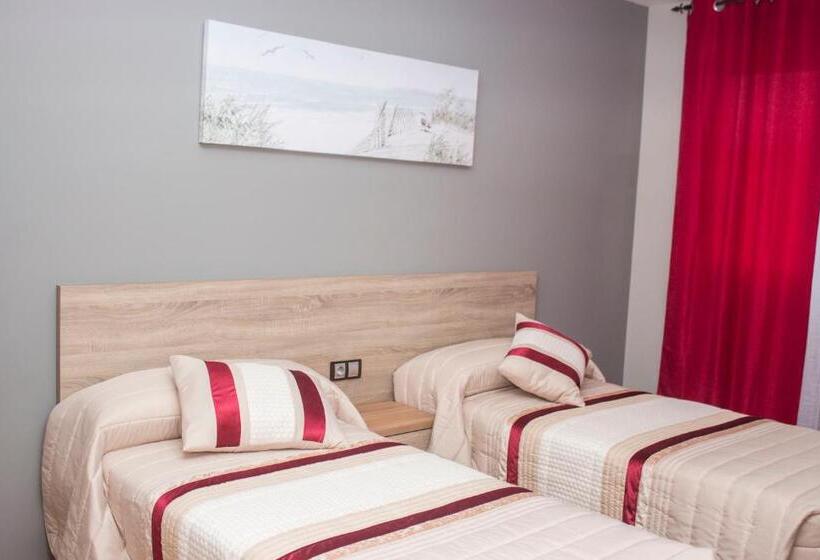 هتل O Vendaval Hostal Restaurante