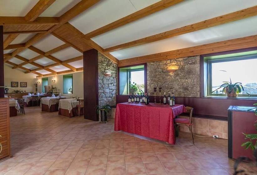 هتل Pazo De Sedor