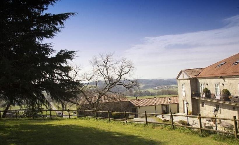 هتل Pazo De Sedor