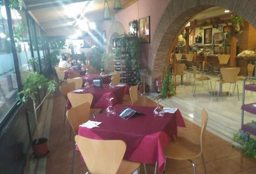 هتل Restaurante Mirasierra