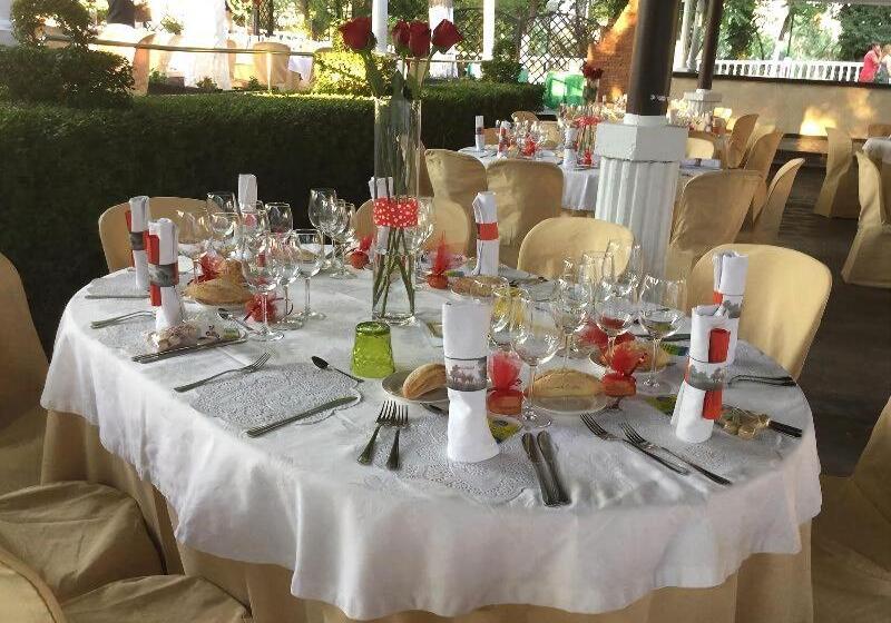پانسیون Restaurante Montserrat