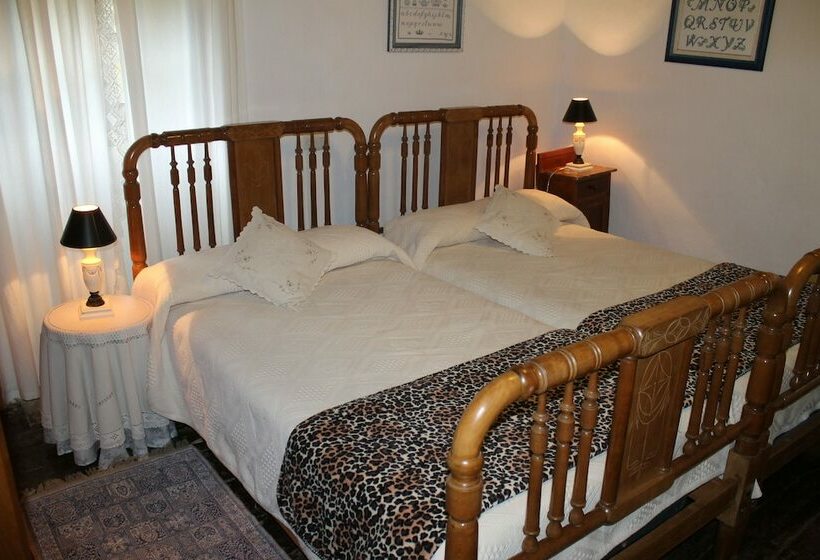 هاستل Casona De Treviño