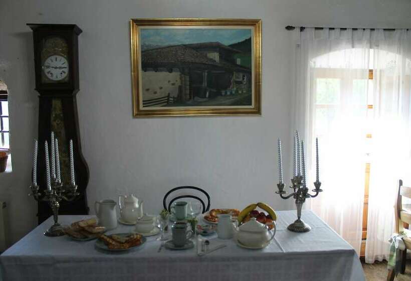 هاستل Casona De Treviño