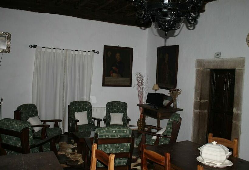 هاستل Casona De Treviño
