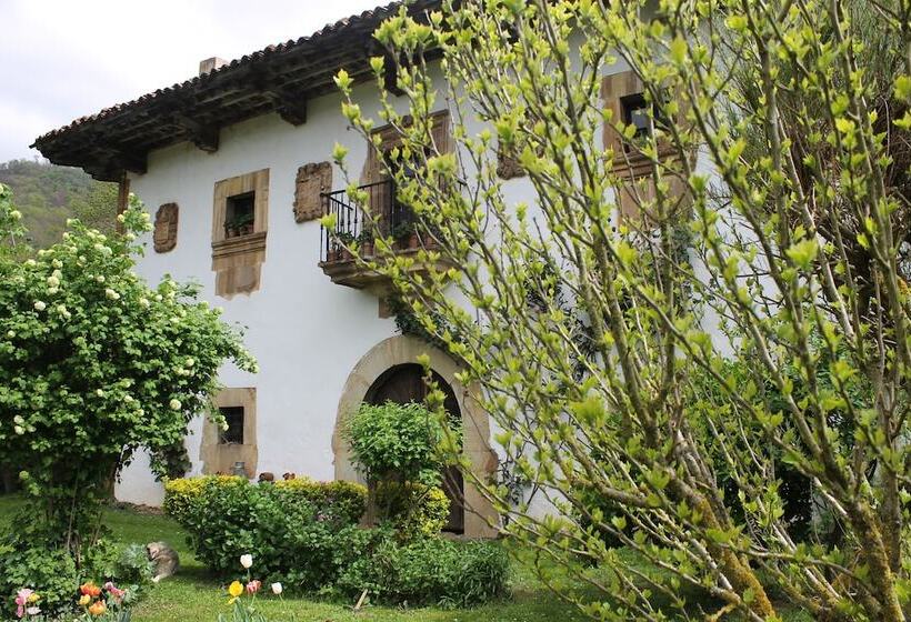 هاستل Casona De Treviño