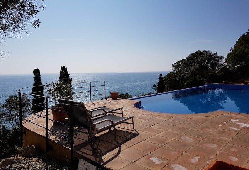تختخواب و صبحانه Villa Tamarit Guest House