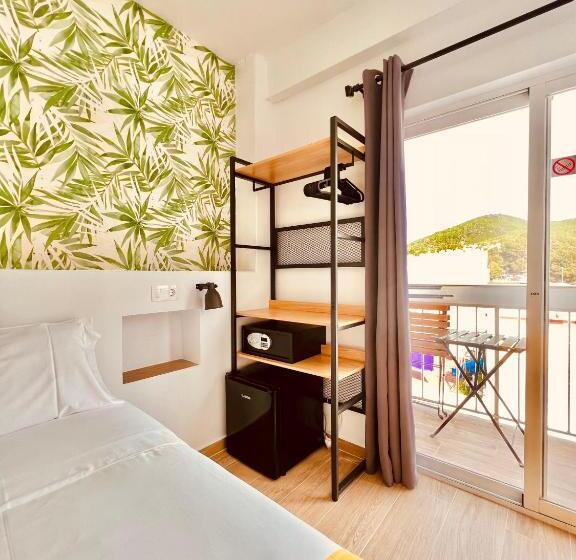 Nanit Rooms Ibiza Hostal