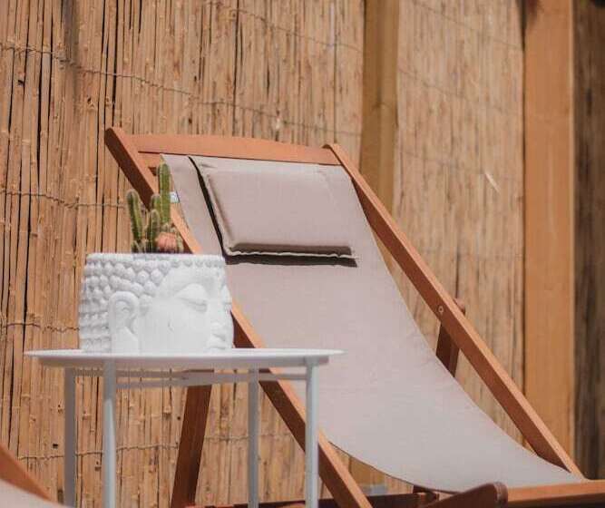 هتل Fuente Del Lobo Glamping  Bungalows   Adults Only