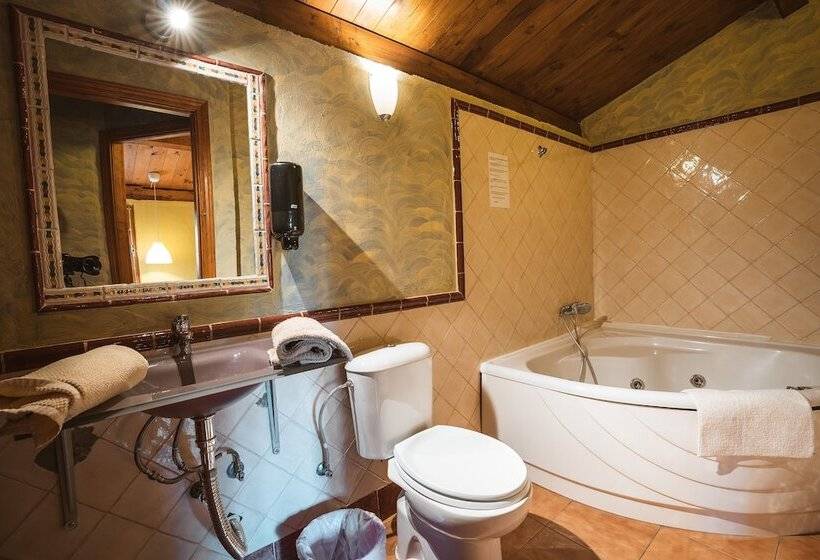 هتل Fuente Del Lobo Glamping  Bungalows   Adults Only