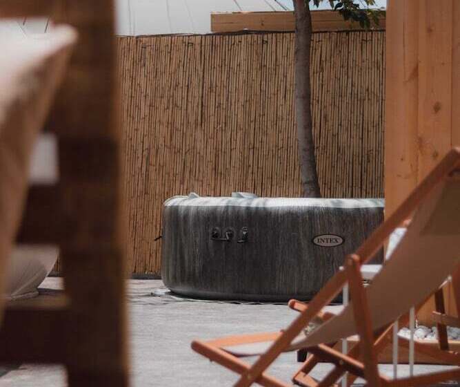هتل Fuente Del Lobo Glamping  Bungalows   Adults Only