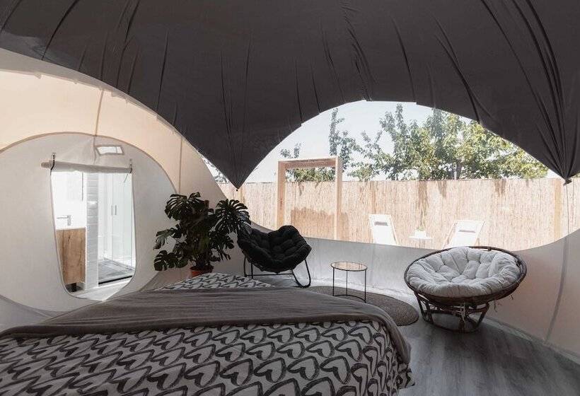 هتل Fuente Del Lobo Glamping  Bungalows   Adults Only