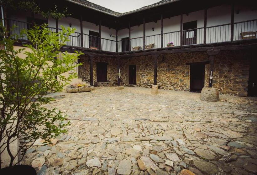 هتل La Casa Grande Del Valle