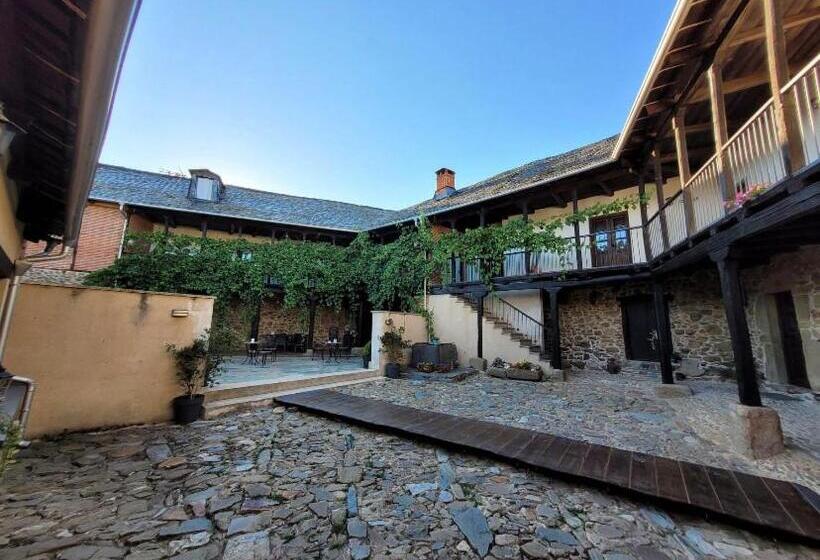 هتل La Casa Grande Del Valle