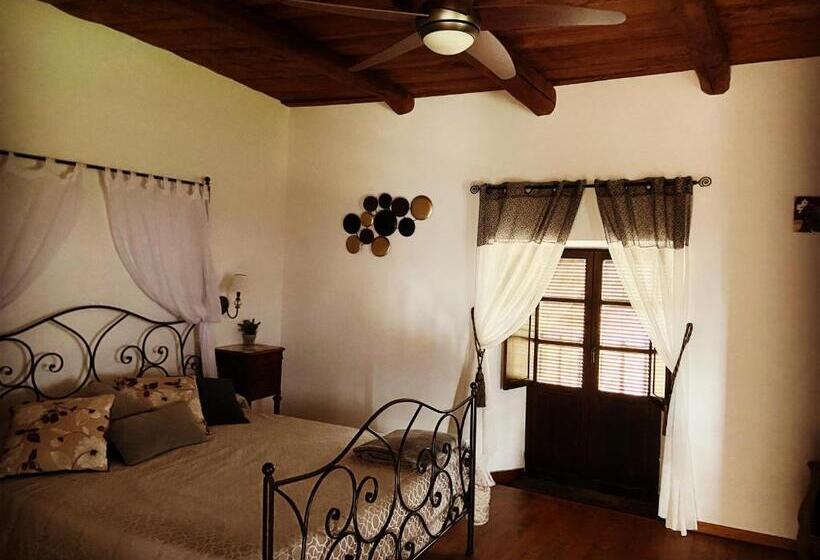 هتل La Casa Grande Del Valle