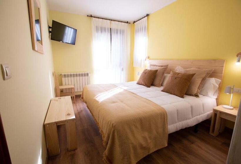 هتل La Casona De Cardes