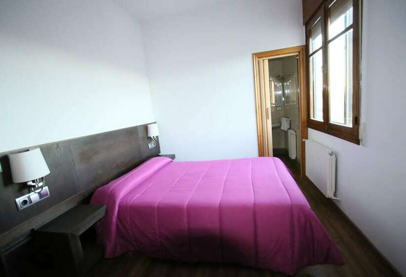 بنسيون Hostal O Pendón
