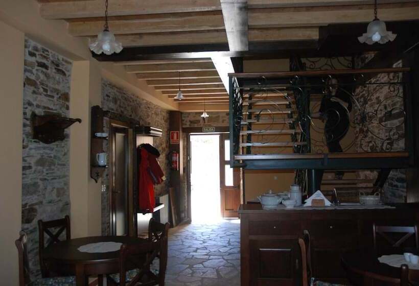 هتل روستایی La Casona De Amaido