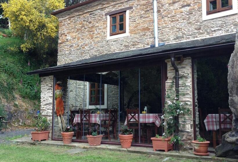 هتل روستایی La Casona De Amaido
