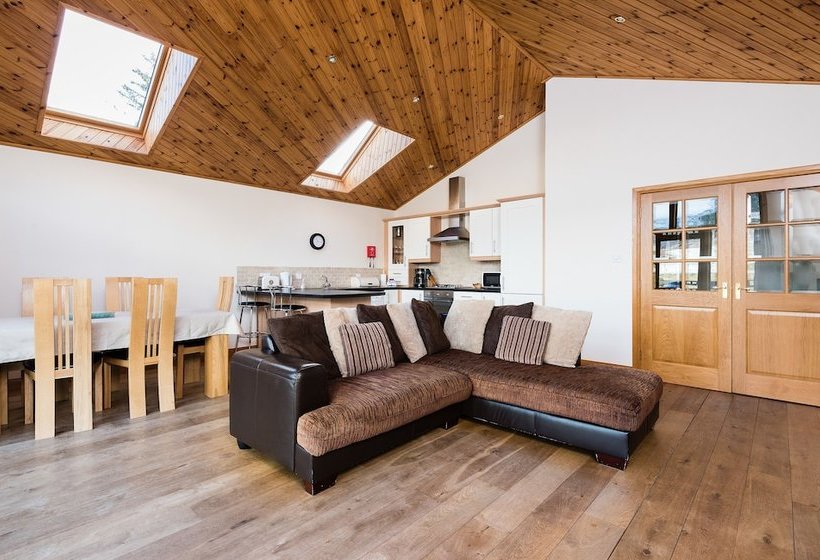 فندق Scottish Highland Lodge