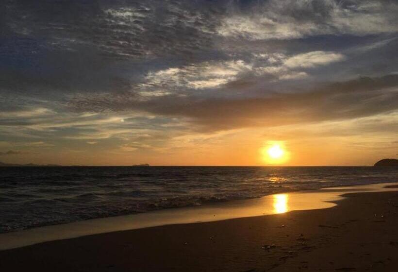 בית מלון כפרי Sun Smile Beach Koh Jum