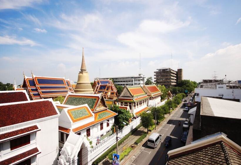Issara By D Hostel