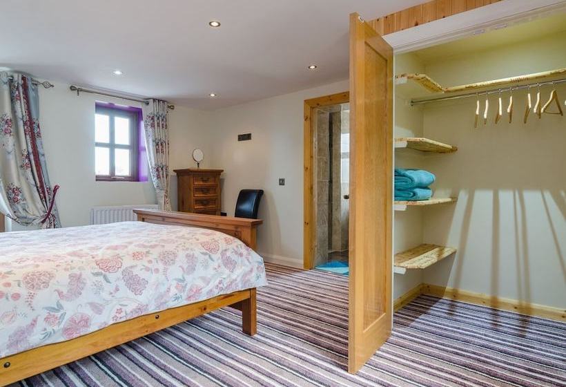Avoca Lodge