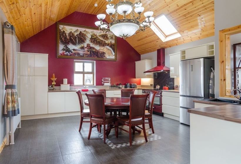 Avoca Lodge