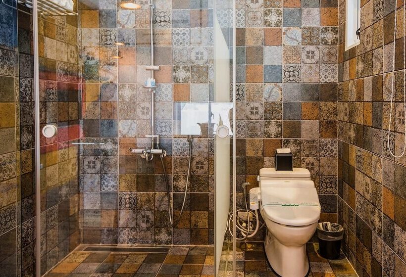 تختخواب و صبحانه Color Coral Boutique