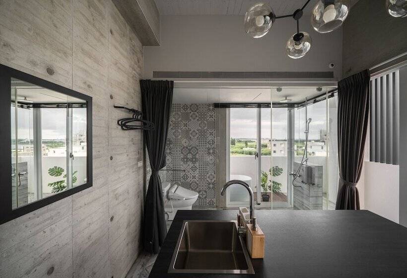 تختخواب و صبحانه Color Coral Boutique