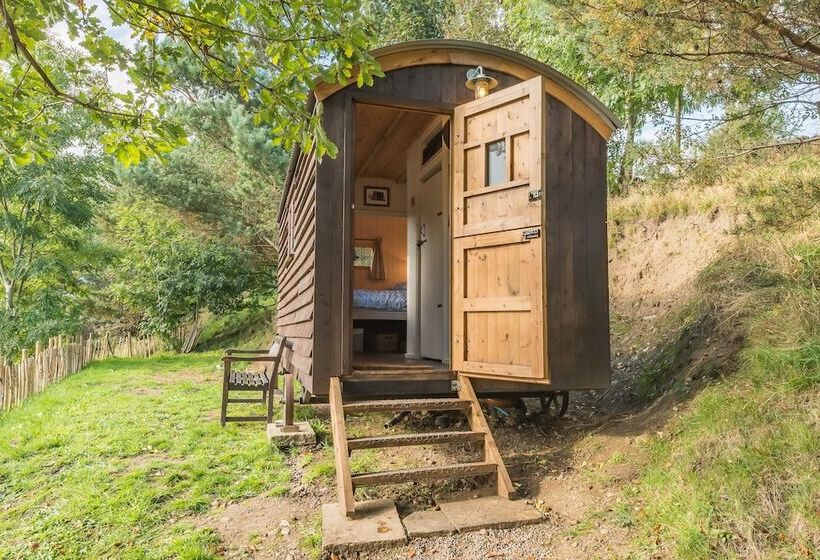 مسافرخانه Craven Shepherd Huts