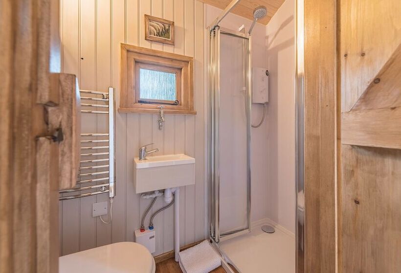 مسافرخانه Craven Shepherd Huts