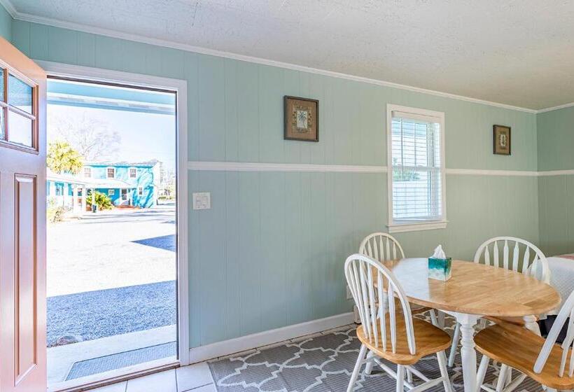 فندق فئة نجمة واحدة Island Motel Obx