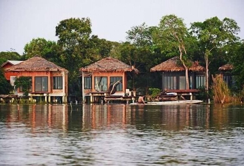 هتل Lake House