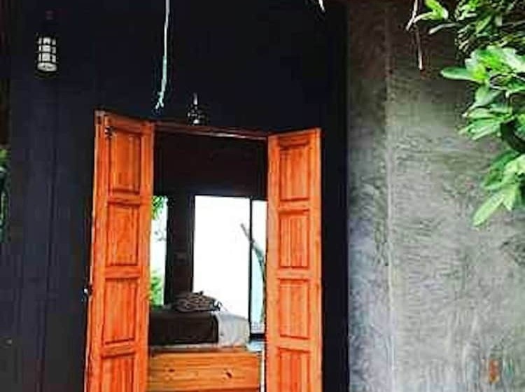 هتل Lake House