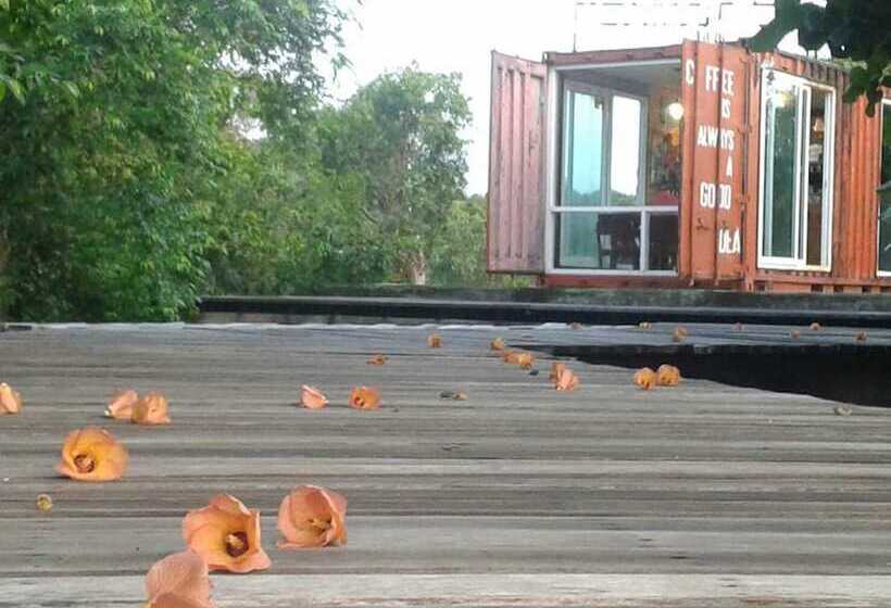 هتل Lake House