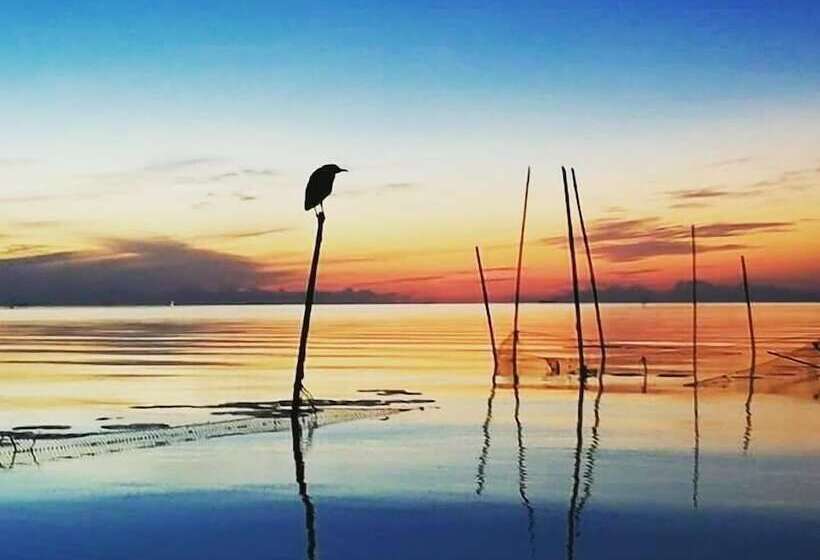 هتل Lake House
