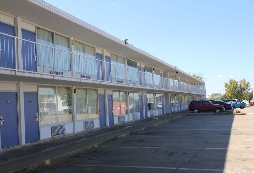 هتل Lonestar Inn And Suites