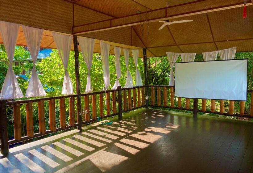 هتل Shanti Lodge Phuket